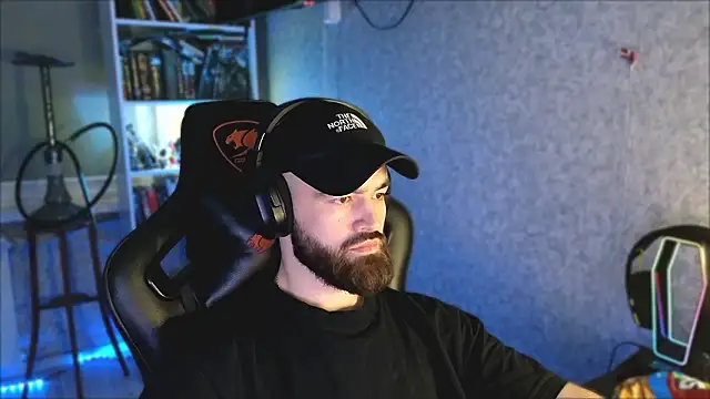 Snapshot of _Mostly_ chatting on March 3, 9:53 pm Mostly online show from March 3, 9:53 pm