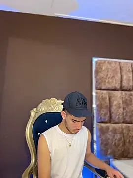 Snapshot of Apolo_Gray chatting on March 4, 4:35 pm Apolo Gray online show from March 4, 4:35 pm