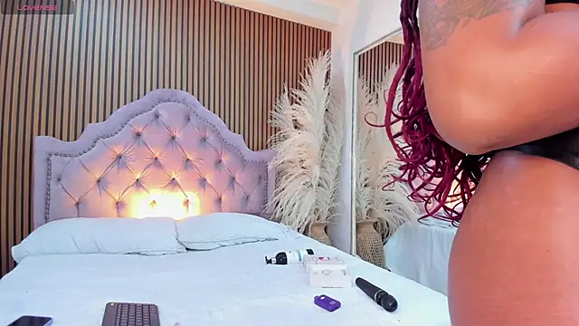 StacyMoon  online show from February 17, 5:04 am