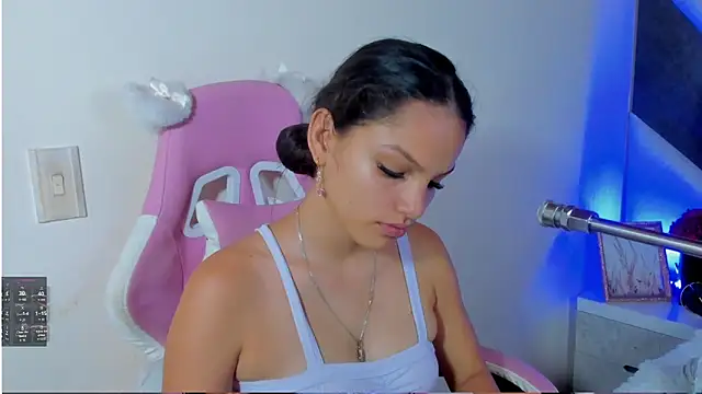 isa kolins online show from April 9, 3:28 pm