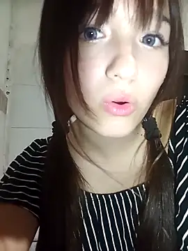 dieciochoyundia online show from February 15, 12:18 am