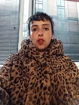 Snapshot of Eva_Err chatting on February 1, 9:13 pm Eva Err online show from February 1, 9:13 pm