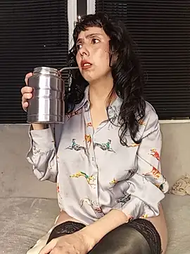 Snapshot of Eva_Err chatting on February 12, 11:33 pm Eva Err online show from February 12, 11:33 pm