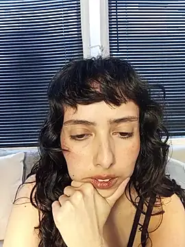 Snapshot of Eva_Err chatting on February 15, 9:11 pm Eva Err online show from February 15, 9:11 pm