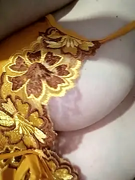 Snapshot of Hana-lovee chatting on February 2, 8:46 am Hana-lovee online show from February 2, 8:46 am