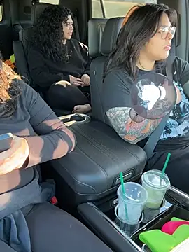 Snapshot of KittyTatts chatting on February 6, 10:02 pm KittyTatts online show from February 6, 10:02 pm