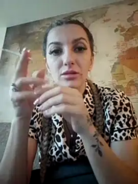 Snapshot of LannaQuinn chatting on February 2, 9:19 am LannaQuinn online show from February 2, 9:19 am