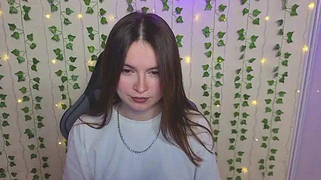 AliceIMonta online show from February 27, 4:18 pm