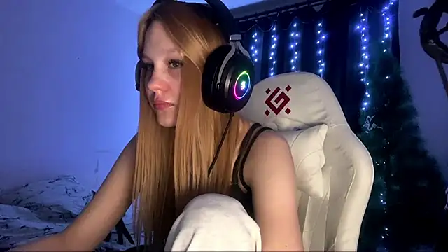 Snapshot of axin_burnell chatting on February 18, 5:53 pm axin burnell online show from February 18, 5:53 pm