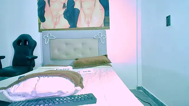 MEW ALIX online show from March 5, 1:29 pm