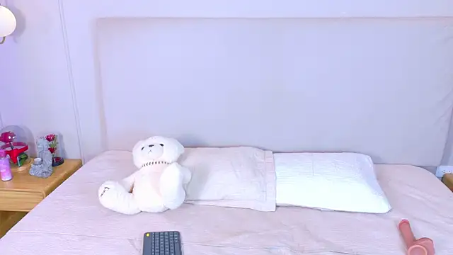 Snapshot of JosselynBrown chatting on February 8, 1:14 pm JosselynBrown online show from February 8, 1:14 pm