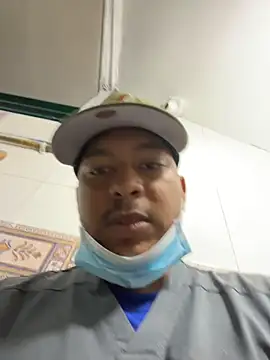 Snapshot of Danny_black11 chatting on February 24, 12:30 am Danny black11 online show from February 24, 12:30 am