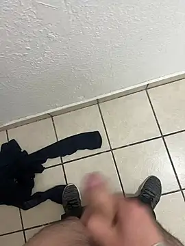 Snapshot of Tupapi696969q chatting on February 10, 9:08 pm Tupapi696969q online show from February 10, 9:08 pm