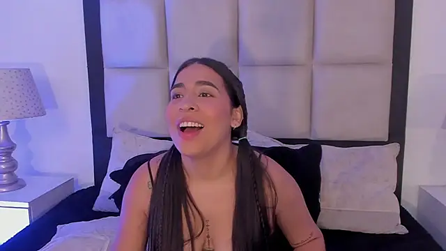 Snapshot of SussyFox chatting on March 2, 1:18 pm SussyFox online show from March 2, 1:18 pm