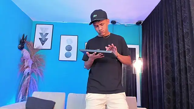 KingOfHeavens 2 online show from February 26, 8:08 pm