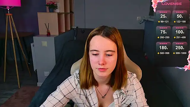 Snapshot of Caeliaa chatting on February 20, 7:25 pm Caeliaa online show from February 20, 7:25 pm