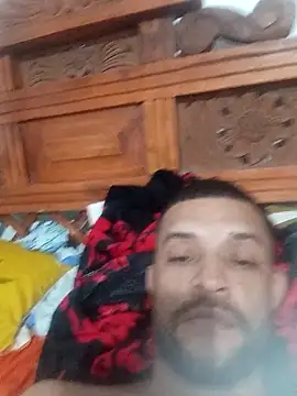 Snapshot of Hot_Veteran_1 chatting on January 31, 7:11 pm Hot Veteran 1 online show from January 31, 7:11 pm