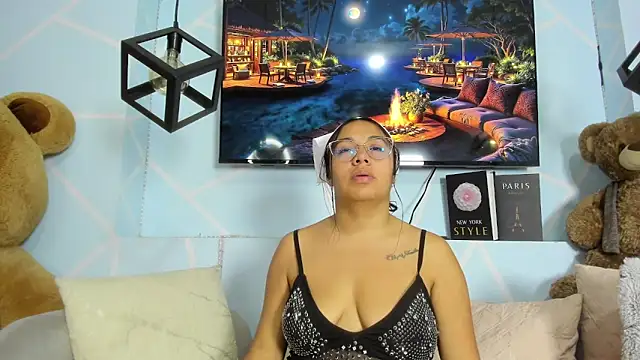 Snapshot of amy_noa chatting on February 25, 12:42 am amy noa online show from February 25, 12:42 am