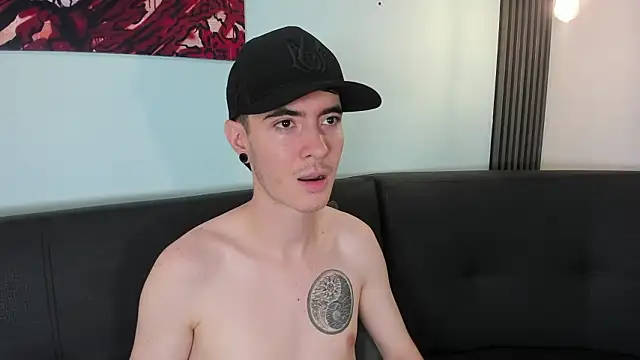 Snapshot of Lio_____ chatting on February 13, 4:30 am Lio online show from February 13, 4:30 am