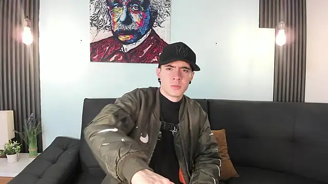 Snapshot of Lio_____ chatting on February 15, 7:51 am Lio online show from February 15, 7:51 am