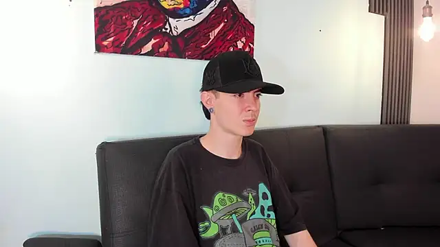 Snapshot of Lio_____ chatting on February 16, 3:35 am Lio online show from February 16, 3:35 am