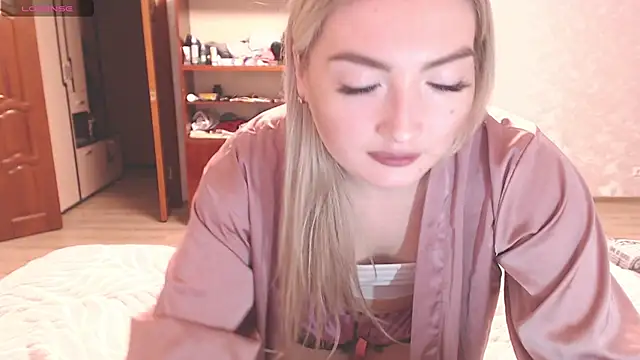 Snapshot of MiraRoy chatting on February 10, 3:38 pm MiraRoy online show from February 10, 3:38 pm