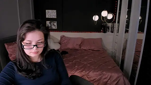 Maykinkya online show from April 19, 6:10 pm