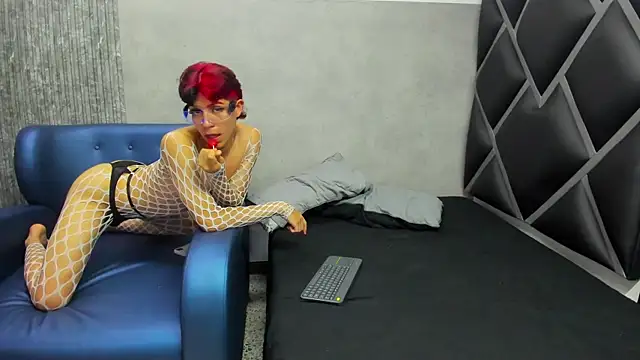 Philipp-Jones online show from February 13, 12:12 pm