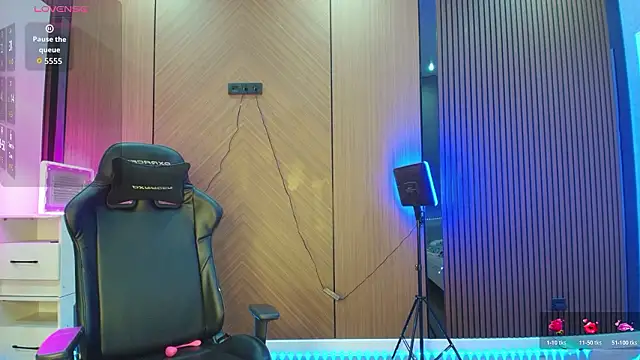 Snapshot of dionlee9 chatting on February 28, 4:30 pm dionlee9 online show from February 28, 4:30 pm