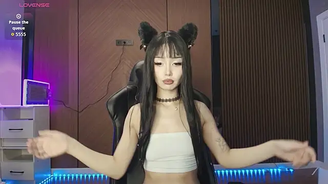 Snapshot of dionlee9 chatting on March 4, 12:16 am dionlee9 online show from March 4, 12:16 am