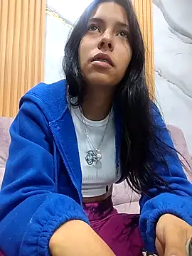 VelvetRosss online show from April 18, 8:20 pm