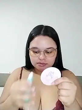 SamanthaStonee online show from April 19, 11:40 pm