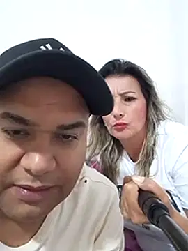 wessAndSandri online show from March 31, 8:20 pm