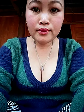 Snapshot of Mayly_Sweet chatting on February 13, 8:21 am Mayly Sweet online show from February 13, 8:21 am