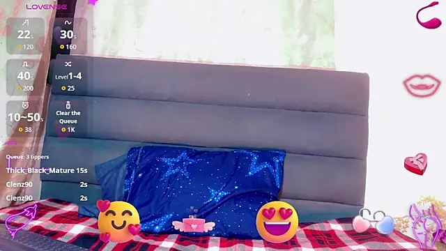 Snapshot of Karol_Vanessa__ chatting on February 15, 3:36 am Karol Vanessa online show from February 15, 3:36 am