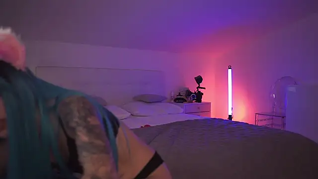 Snapshot of Sarah_Pink chatting on March 21, 5:23 pm Sarah Pink online show from March 21, 5:23 pm