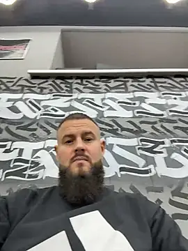 Snapshot of SportsManBi chatting on February 9, 8:51 am SportsManBi online show from February 9, 8:51 am