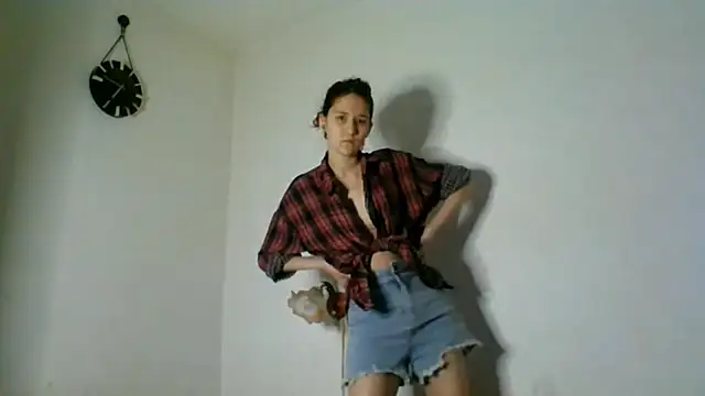 NickiKisinger online show from April 21, 5:14 am