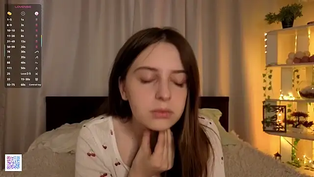 LeanneDinkle online show from April 1, 4:24 am