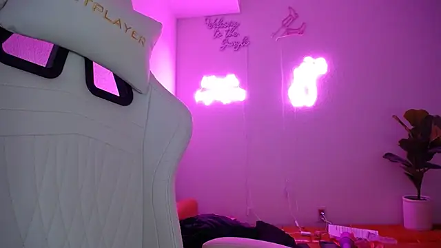 groovynights online show from March 8, 7:05 am