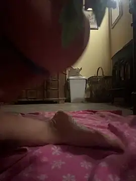 Snapshot of missgirl88 chatting on February 17, 5:52 pm missgirl88 online show from February 17, 5:52 pm