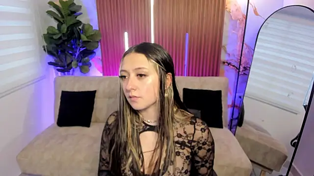 Snapshot of Giselle_Laurens_ chatting on May 2, 6:57 pm Giselle Laurens online show from May 2, 6:57 pm
