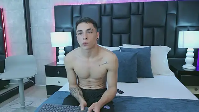 KarlaAndMike online show from February 27, 4:45 am