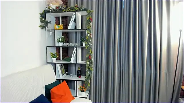 SweetBlur online show from February 7, 5:11 am