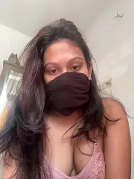 Snapshot of Divya-03 chatting on February 1, 6:12 am Divya-03 online show from February 1, 6:12 am