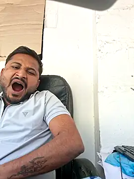 Snapshot of hot---boy1 chatting on February 1, 5:06 am hot---boy1 online show from February 1, 5:06 am