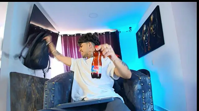 miguel aguirre  online show from February 19, 1:40 pm