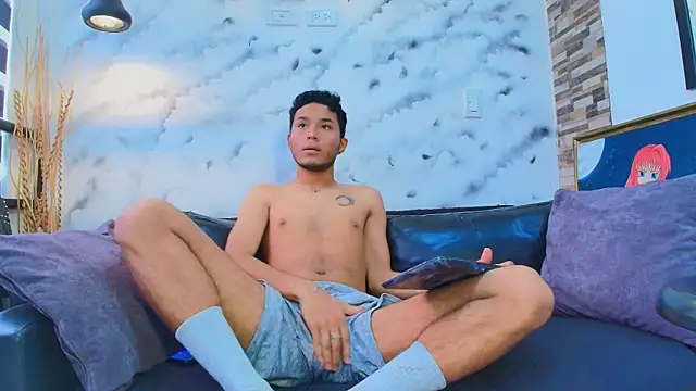 Snapshot of Damon_Salvarote_S chatting on February 4, 8:58 pm Damon Salvarote S online show from February 4, 8:58 pm