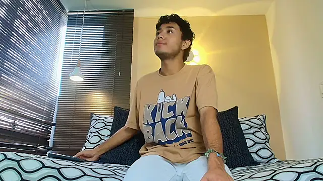 Damon Salvarote S online show from April 8, 4:29 pm