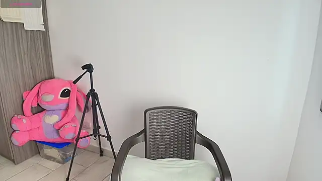 alys love online show from April 8, 3:12 pm